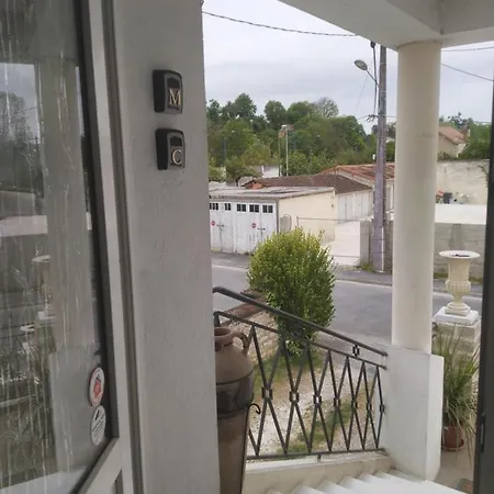 Marguerite, Au 1er- Chaumonty Périgueux