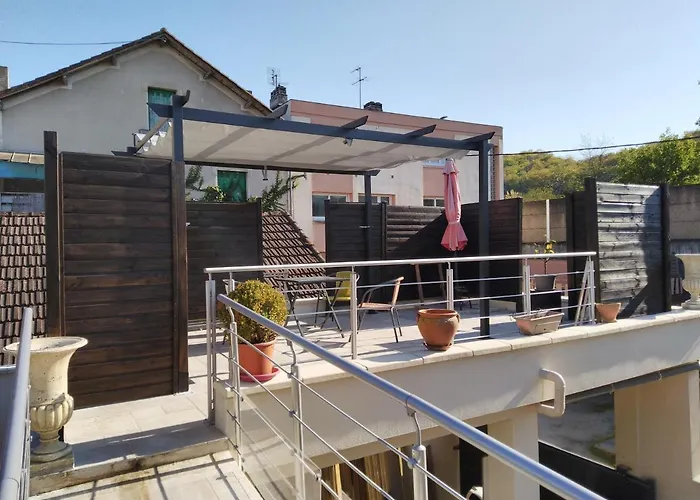 Marguerite, Au 1er- Chaumonty Lejlighed